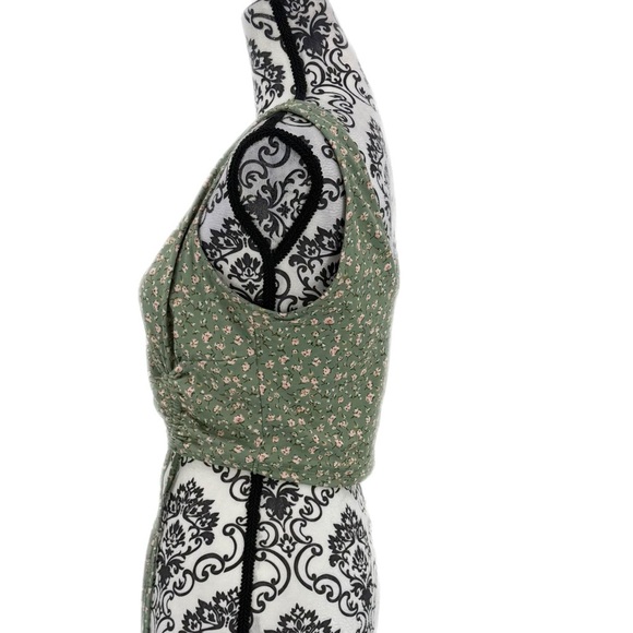 Iris Green Floral Ruched Crop Top Button Front Tank with Adjustable Ties - Picture 5 of 13